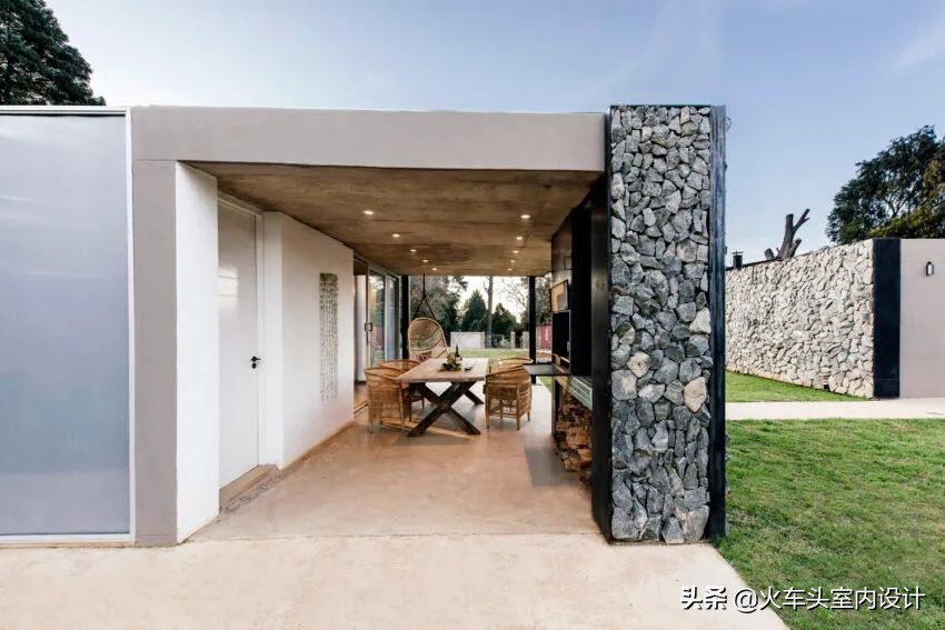 383㎡现代风度假屋，用混凝土打造自然野性之美