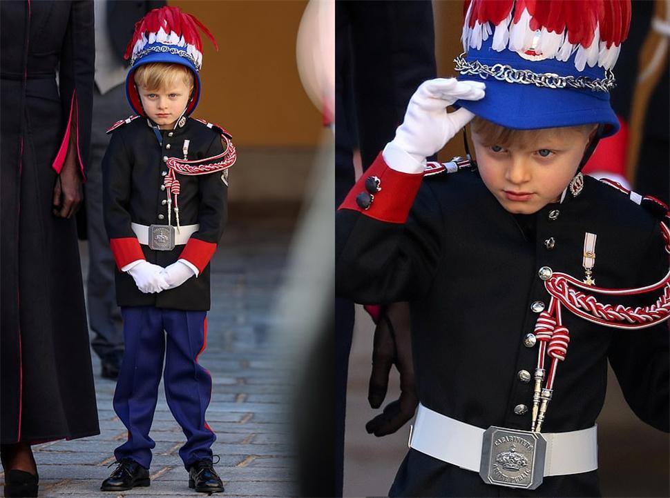 摩纳哥小王子敬礼萌翻了！5岁穿制服模仿老爸，金发碧眼摆厌世脸