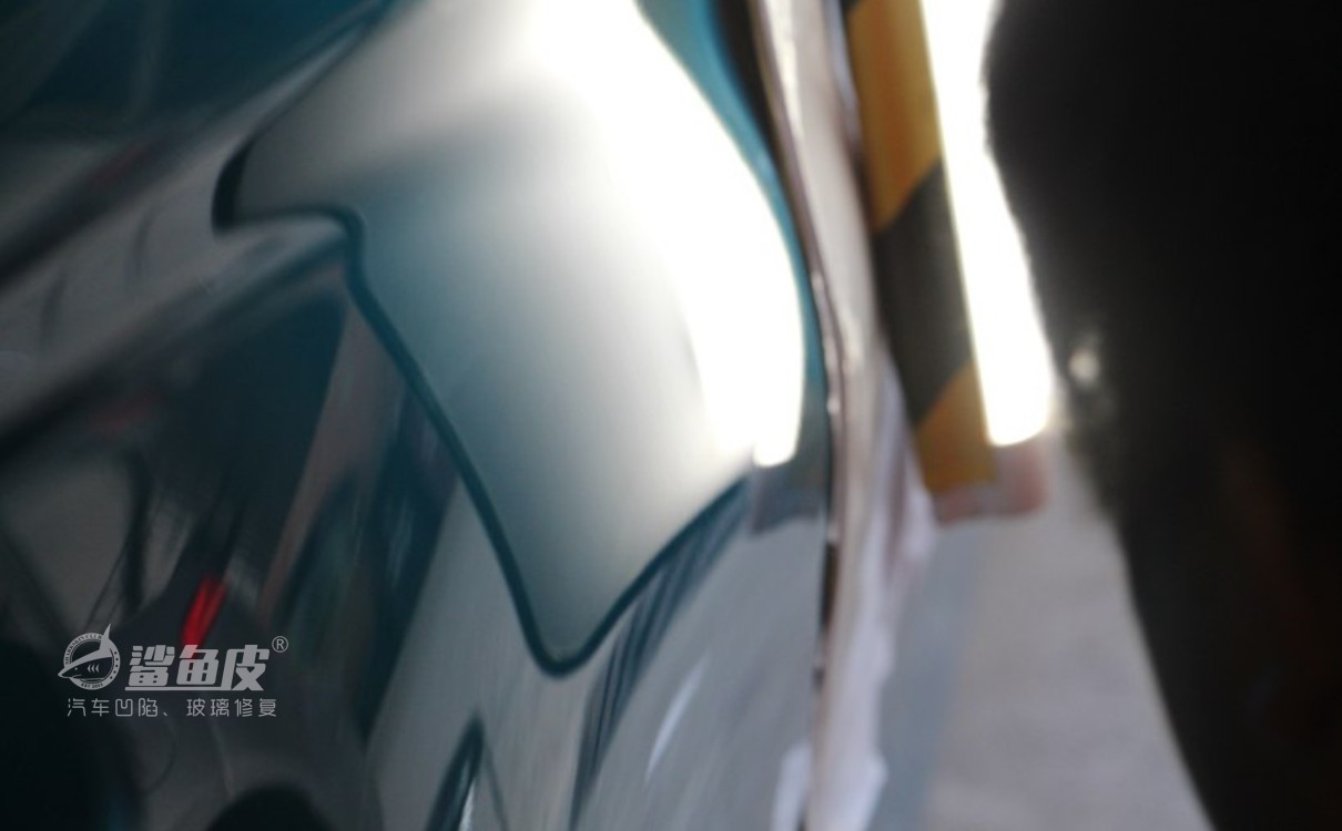 汽车有小凹陷点怎么处理,新车碰了小凹陷要修吗