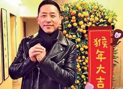 唐鹤德守着张国荣的骨灰过了15年,他是张国荣