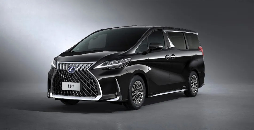 八缸的奔驰大g,四缸奔驰大g值得买吗