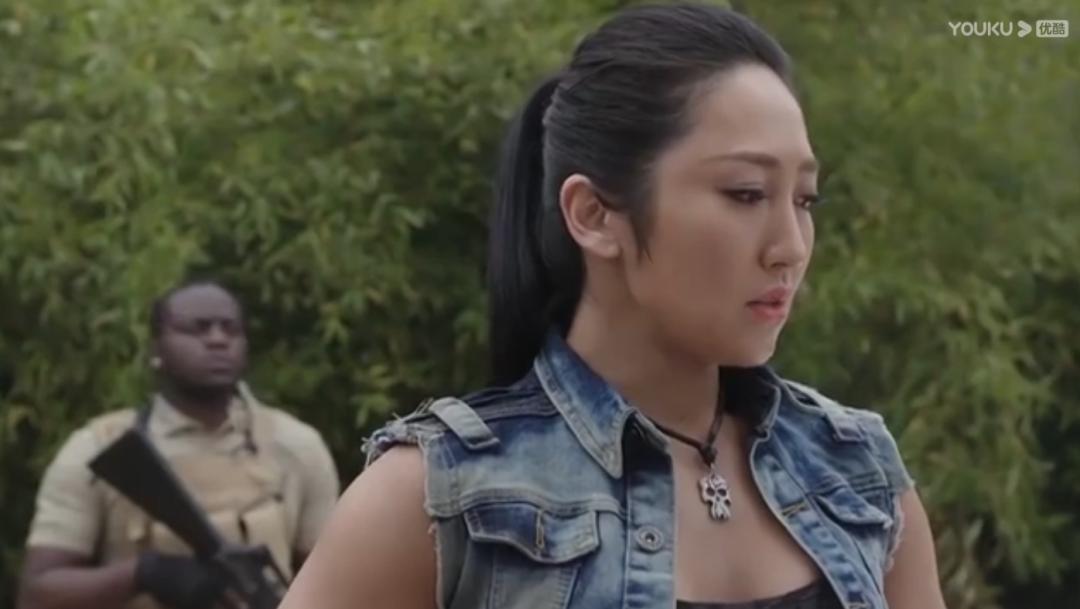 她的性感，我不敢看