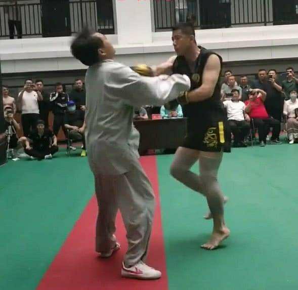 混元太极马保国实战仅28秒就被ko,马保国打太极技巧视频