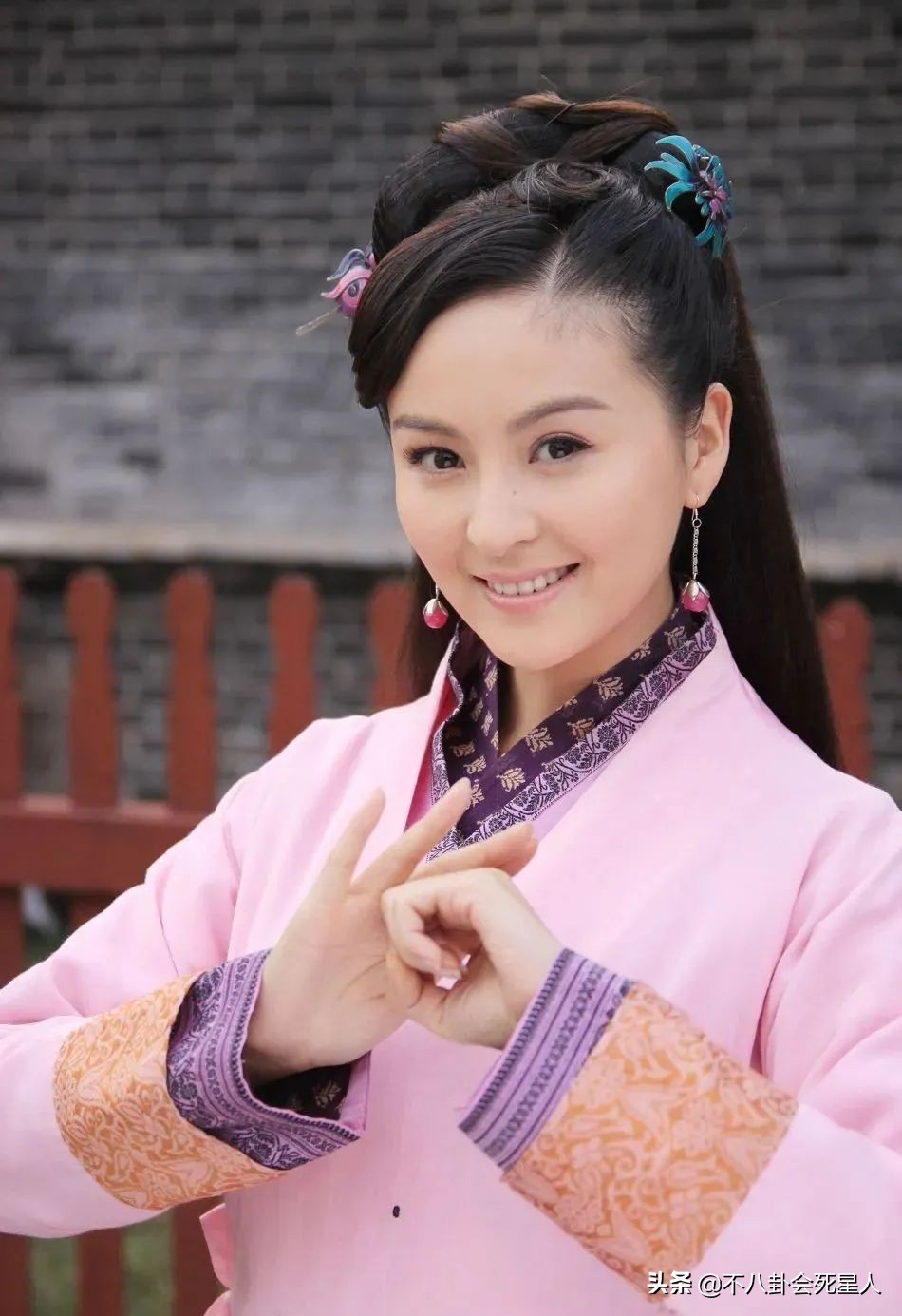 追鱼传奇女二,追鱼传奇谁是女主