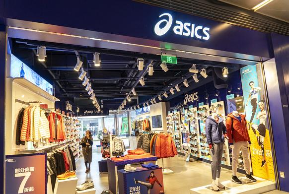 单品销量突破,安踏vs李宁中国鞋王争霸史