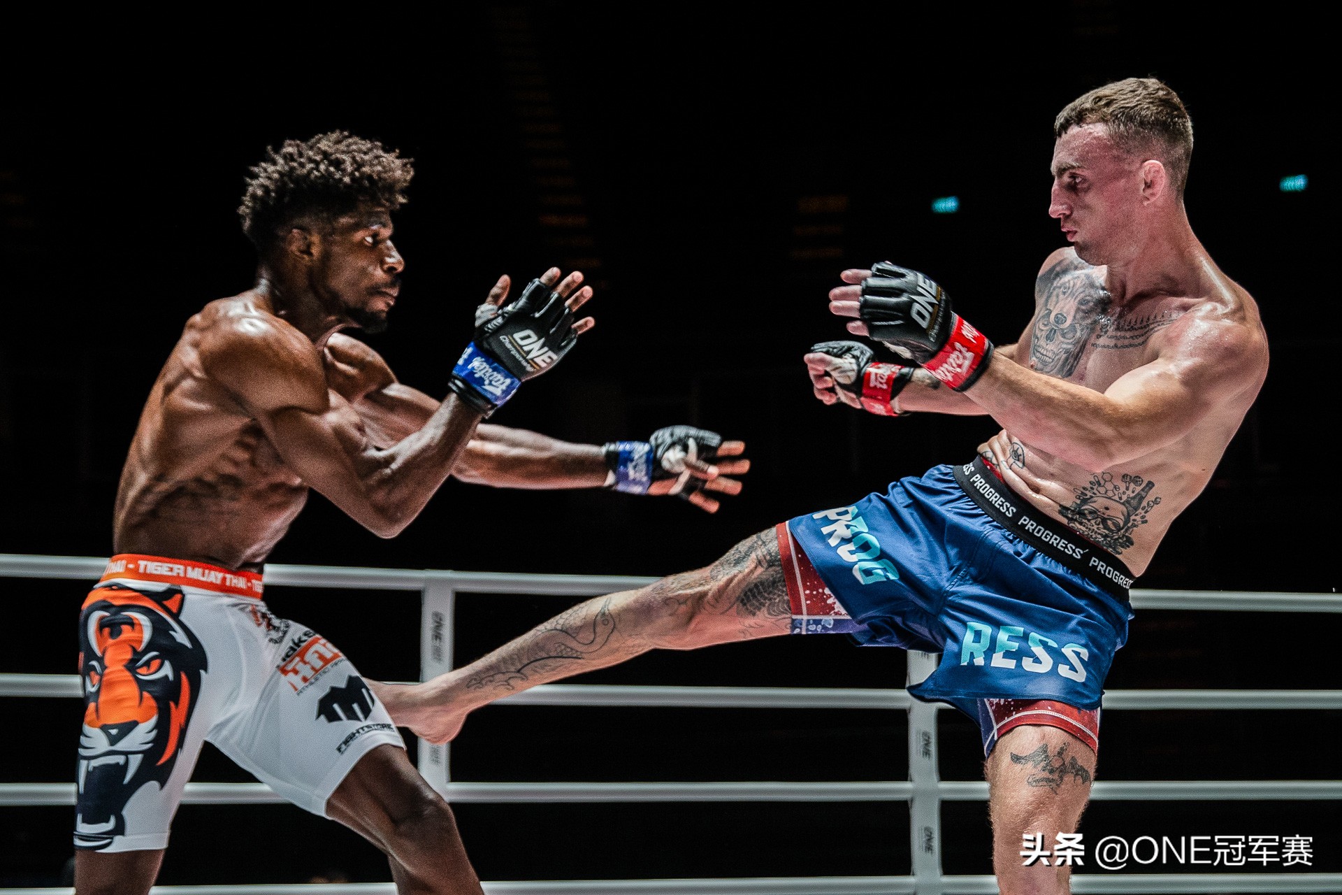 one姘镐笉鏀惧純,one鍐犲啗璧涙案涓嶆斁寮冨畬鏁寸増鍥炴斁