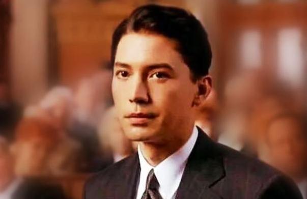 他是“最美东方男子”，曾受伤找裁缝缝8针，被挚爱拒绝孤独一生