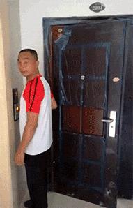 爆笑gif为了我的八块腹肌拼了,成年人幽默搞笑gif图片带字