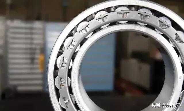国产轴承跟进口轴承转动对比视频,国产轴承与进口轴承的区别