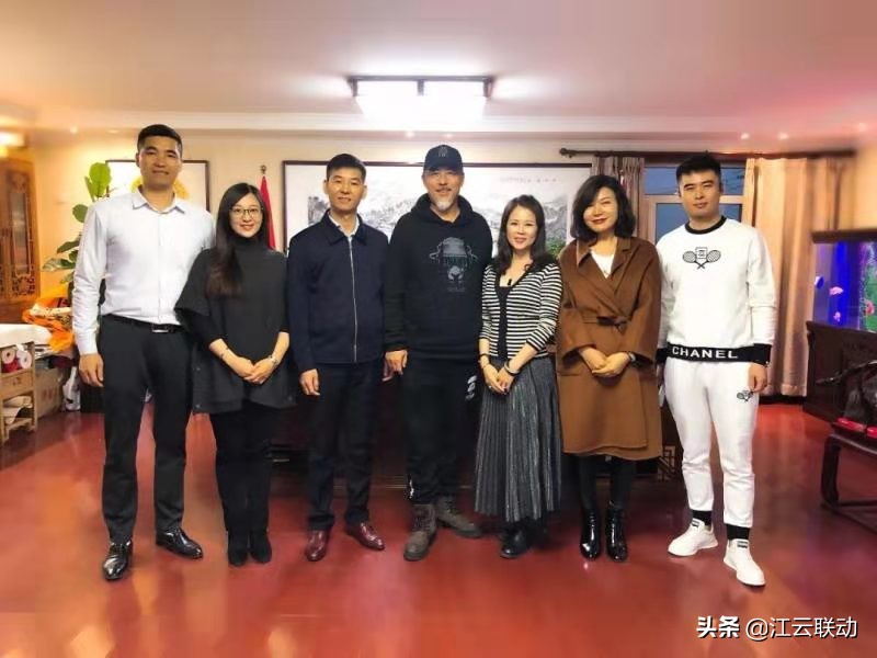 江云联动:演员卢勇做客江云联动一带一路互联网平台总部