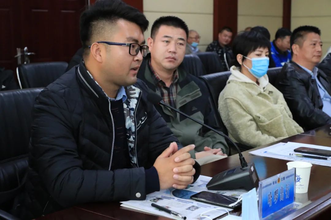 交警中队向人大汇报,晋城交警连心桥