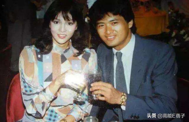 郑裕玲单身后的生活,郑裕玲有过一段婚姻