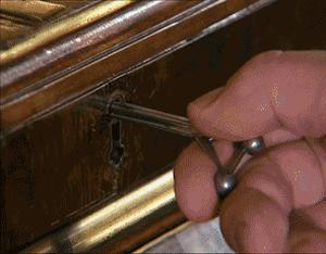 看完这些处处是机关的家具,才知道小时候的文具盒是这么来的