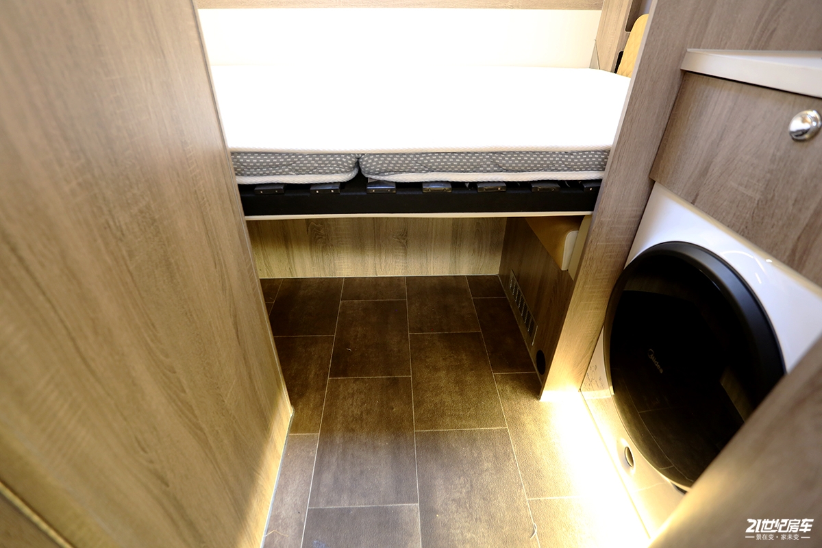 霍夫勒逸翔房车小额头,霍夫勒逸翔小顶房车