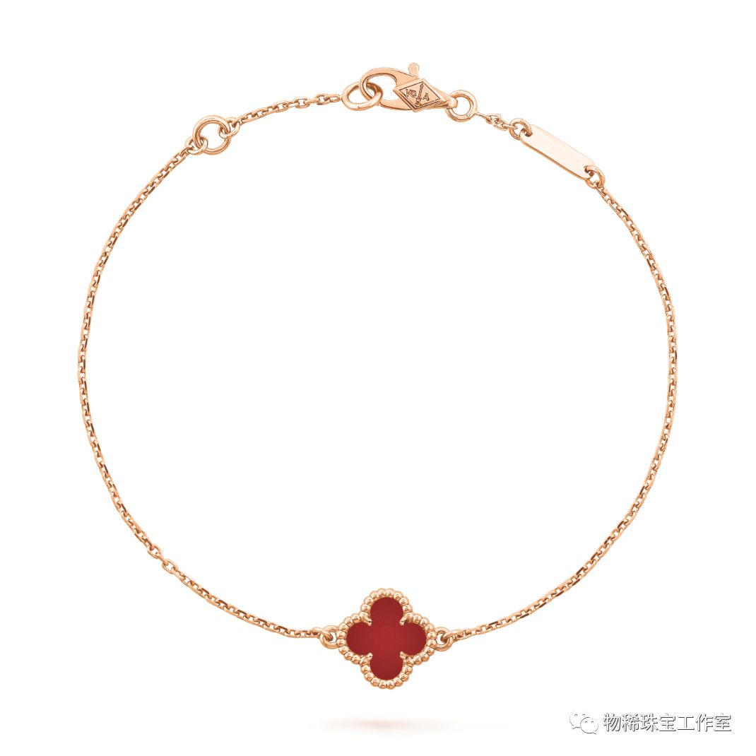 72岁女虎本命年戴什么首饰最好,本命年戴什么珠宝手链