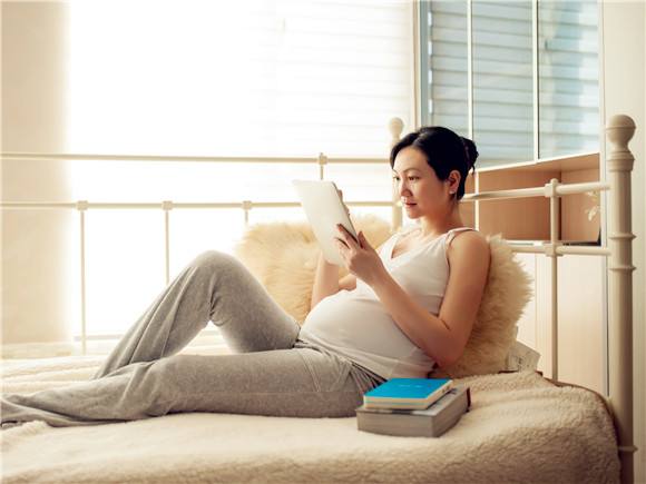 孕期洗澡时要注意，孕妈这几个部位不要随意清洗，不然对胎儿不好