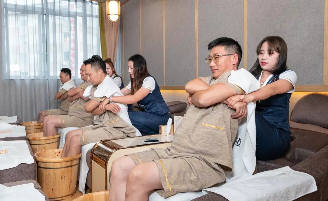 68岁开养生馆赚多少钱,开养生馆赚千万