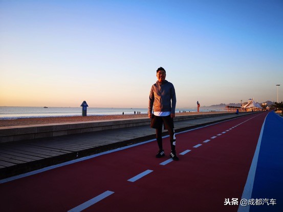 做服务，温度就要刚刚好访梅赛德斯-奔驰四川华星锦业总经理淡刚