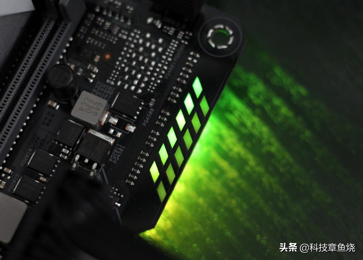 华硕tufb560重炮手能插几个固态,华硕tufb560重炮手说明书