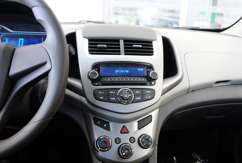 13年16万公里的景程和15年5万公里的爱唯欧,5万预算选哪台雪佛兰