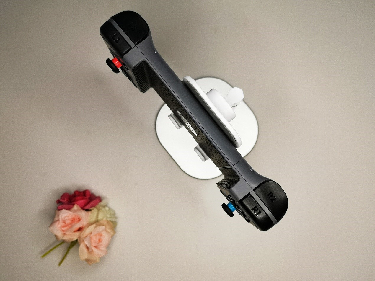 盖世小鸡x2s手柄测评,盖世小鸡x2和雷蛇骑仕手柄