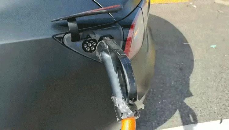 特斯拉model3没电了应急方法,特斯拉完全没电了怎么解锁充电口