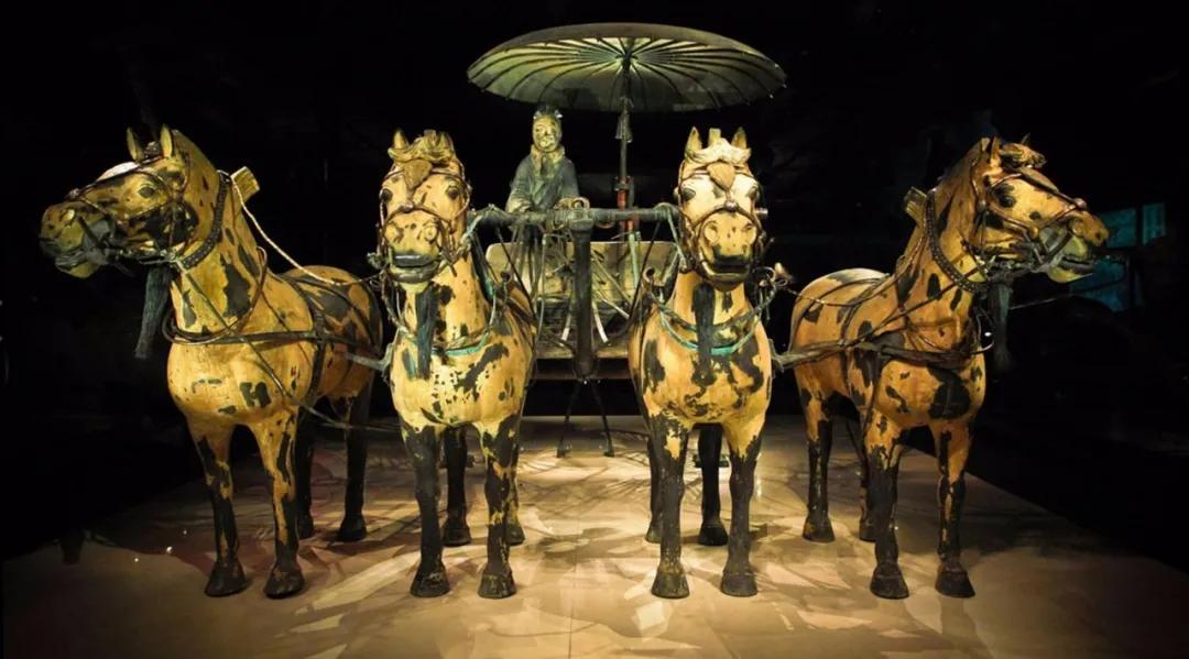 秦始皇兵马俑与古希腊雕塑,秦始皇兵马俑是属于陵墓雕塑吗