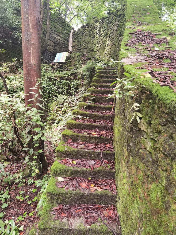 黔南第一山在什么地方,黔南第一山在哪里