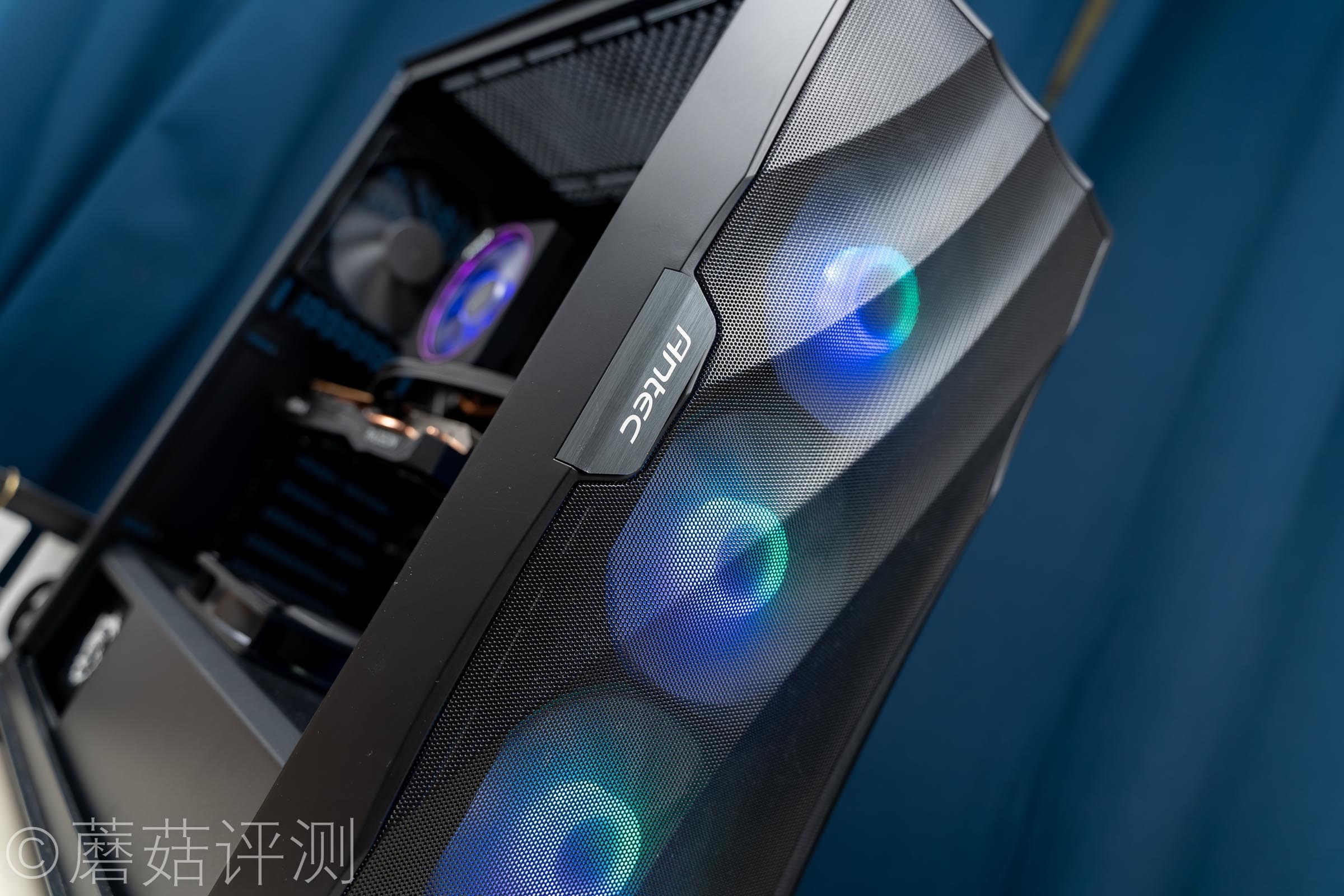 读取稳稳的过7400MB/s，非常给力、威刚翼龙S70Blade固态硬盘评测