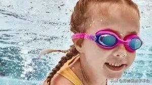 儿童玩水玩沙的正确方法,带小孩去沙滩游泳小技巧