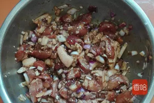 爱吃烤肉的快收藏，教你在家做，味香肉嫩，吃起来特别解馋