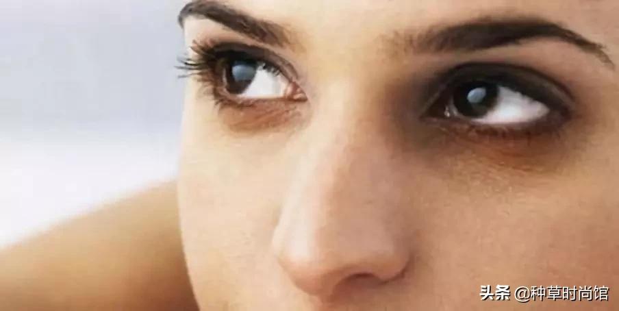 浣犵殑鐪奸湝鏄孩姒滃悧,浣犵殑鐪艰啘鏄笉鏄创閿欎簡