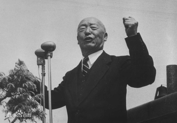 韩国在朝鲜战场表现如何？李奇微：除了跑路啥都不会！只会讹我们