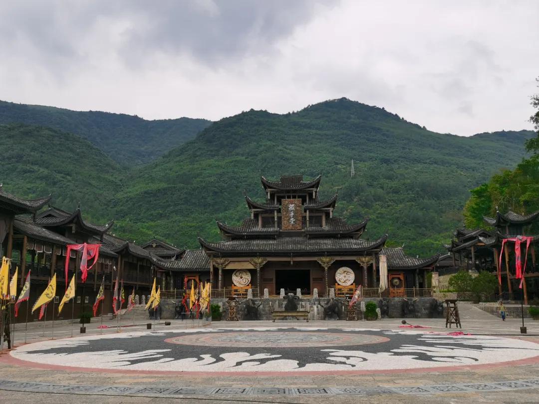 「农民日报推出《特困片区脱贫记》系列报告文学⑧」摆手越千年