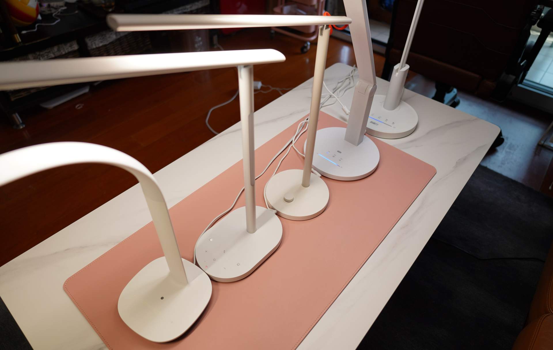 护眼台灯台式和落地款如何选,高性价比护眼台灯选择