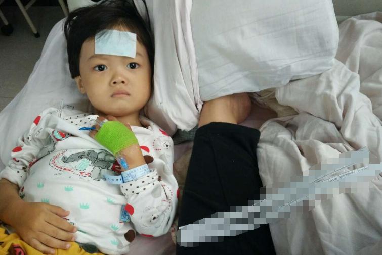 眼白里的小黑斑可以去除吗,宝宝眼白上有小红斑是什么原因