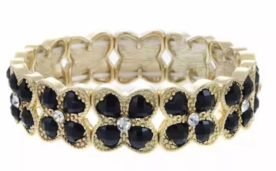 命里金字多的人本命年戴什么护身,右手带银有什么讲究