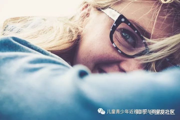 0.1阿托品滴眼液能控制近视吗,阿托品0.01%控制近视的好处