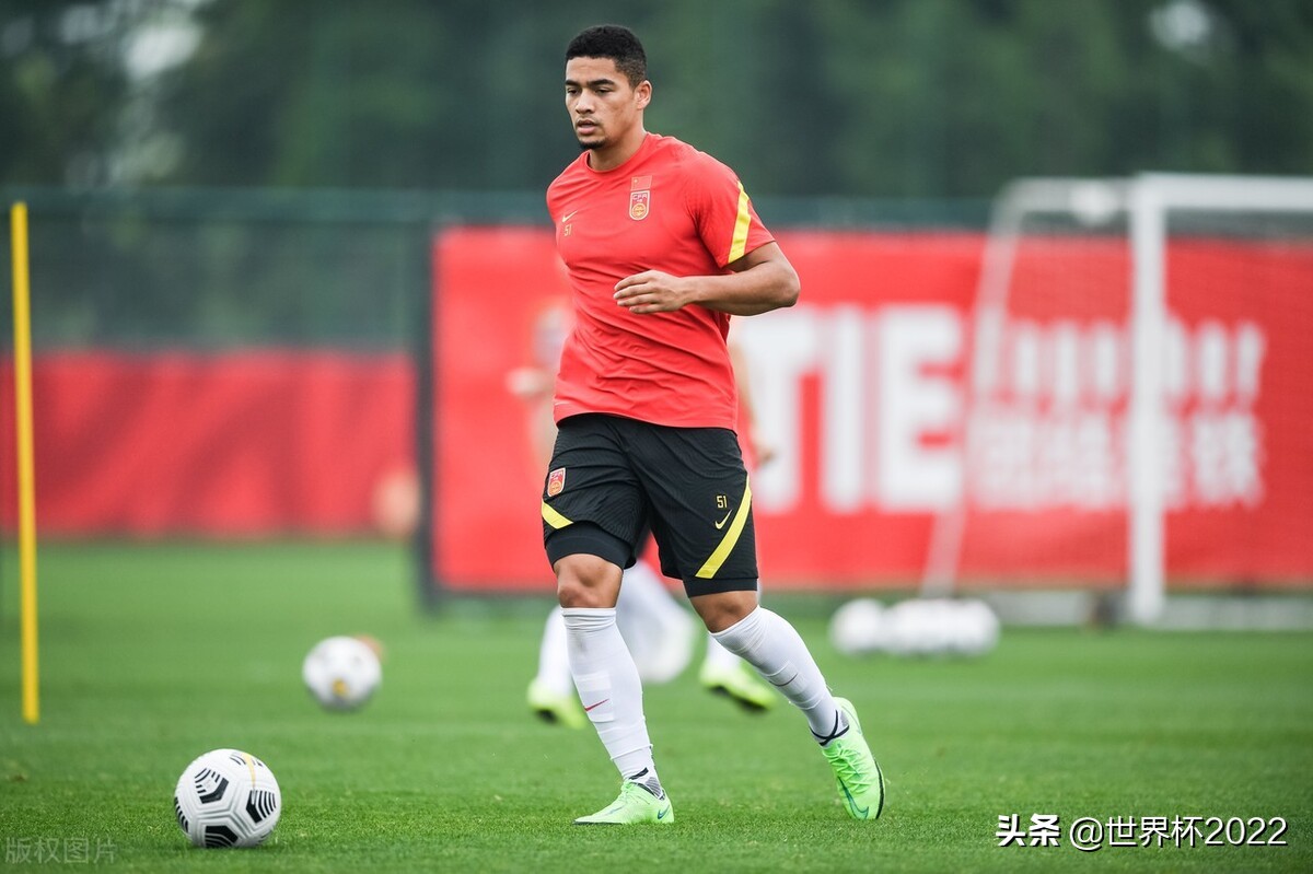 国足主帅李铁出席12强赛第三轮,国足主教练李铁的执教能力怎么样