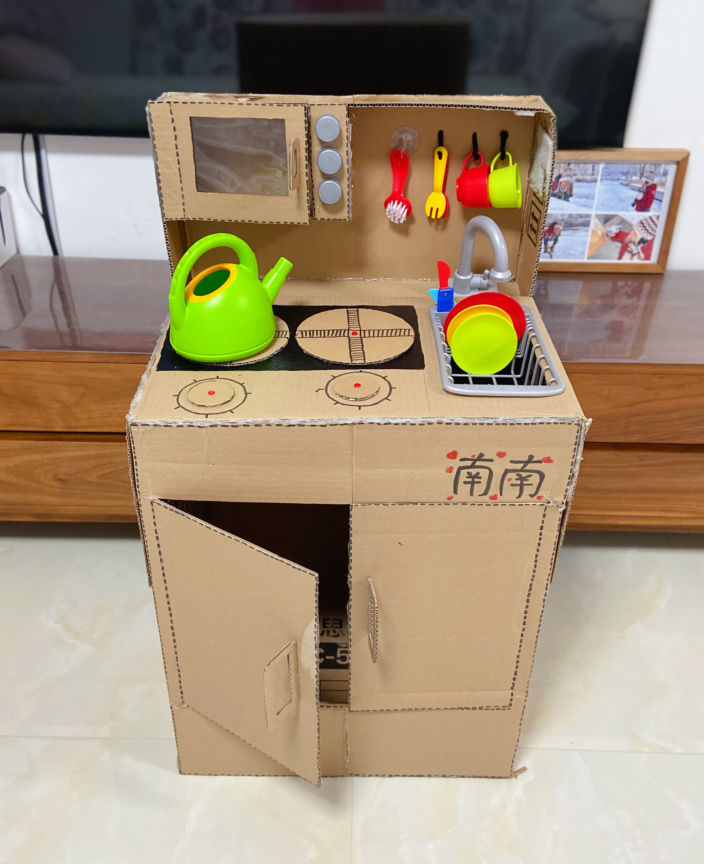 废纸箱可以做什么玩具,不用的废纸箱如何给孩子做玩具