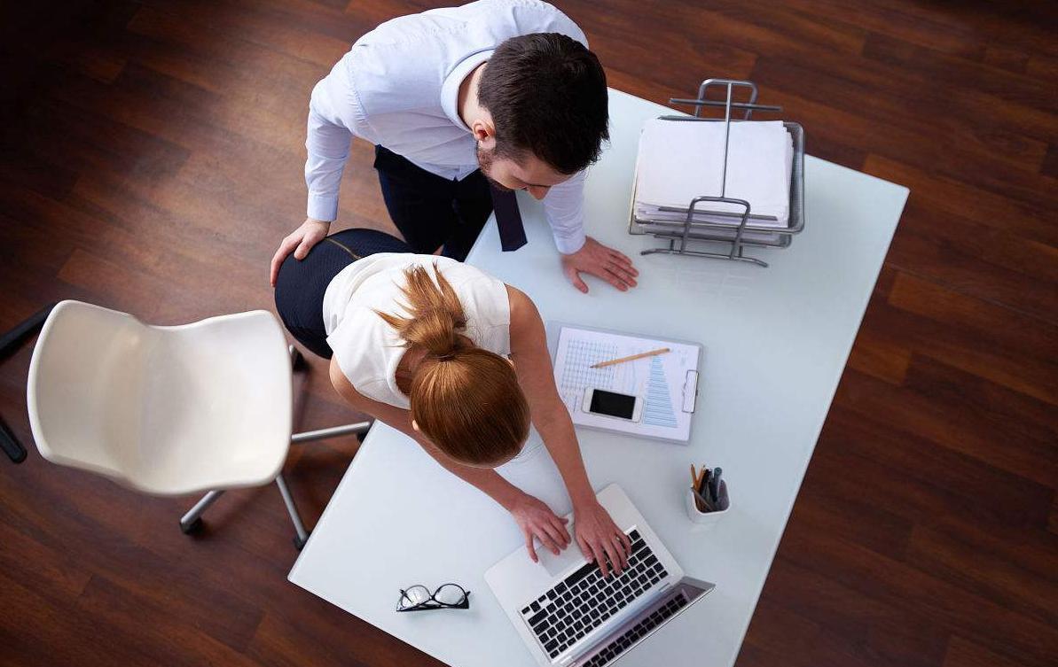 面对性侵事件，不作为的阿里巴巴管理层，是否构成“包庇罪”？