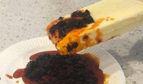 老干妈和冰淇淋一起吃什么感觉,老干妈配冰淇淋太好吃了吧