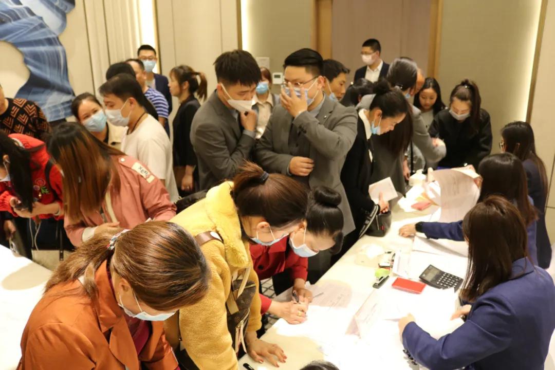 万达周年庆，集赞60个，免费领缅甸进口西瓜