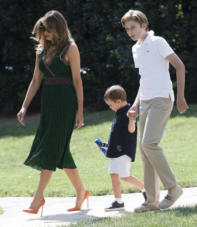 梅拉尼娅蓝紫色大衣,梅拉尼娅格子衬衫