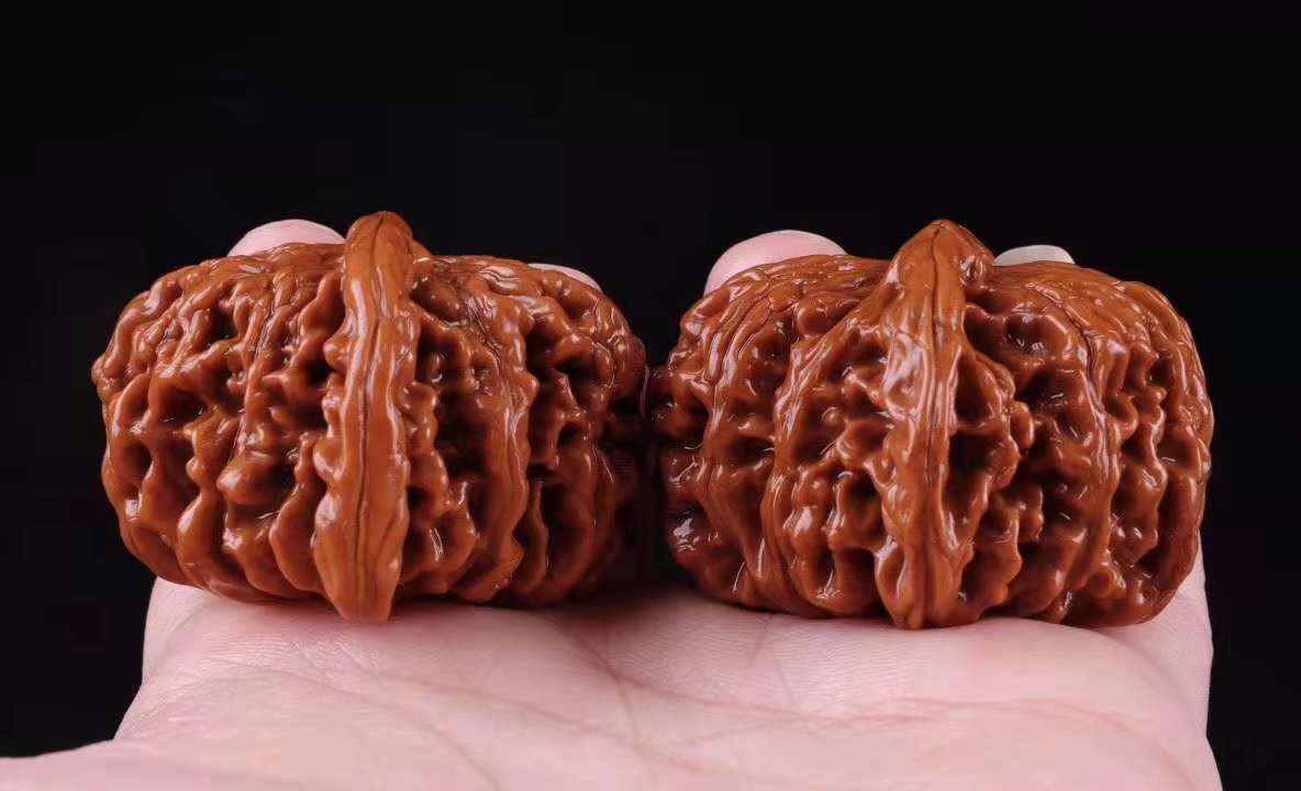 盘了多年的核桃如何辨认真假,盘玩核桃辨认真假