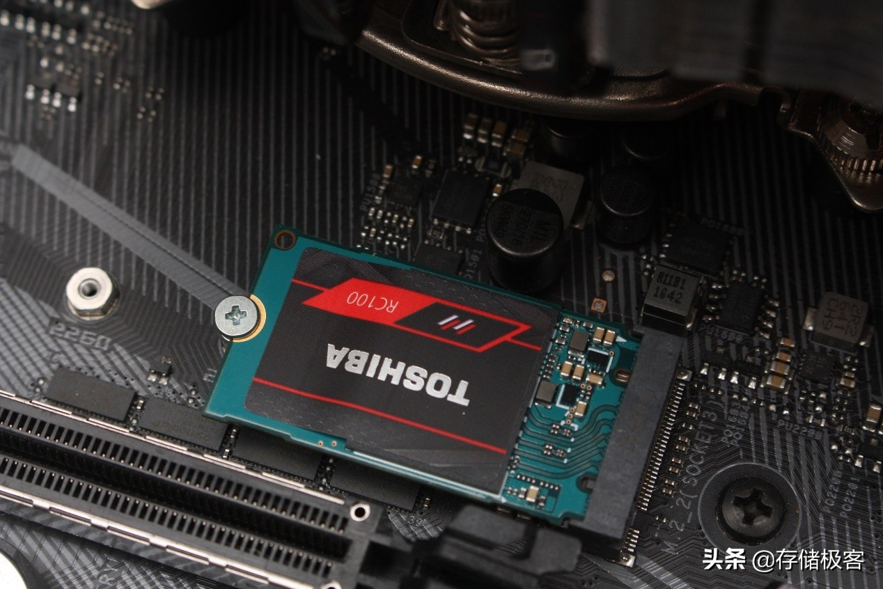 固态硬盘数据接口是哪个,固态硬盘接口介绍