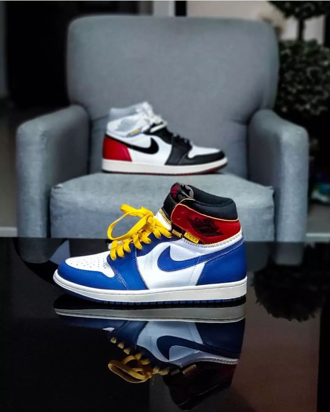 鞋穿不炒｜热门鞋款暴跌，AJ1红丝绸降了4K+，YEEZY满天星降了6K+