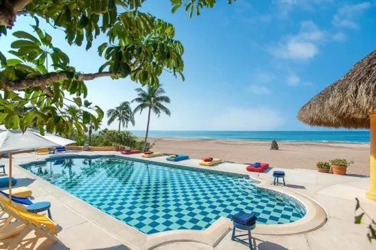 全世界最秀的泳池集合，来一场说走就走的旅行吧