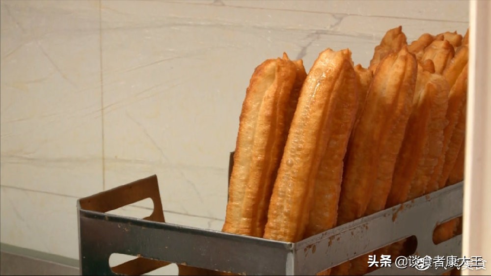 95后小夫妻开早餐店的日常,90后夫妻开早餐店