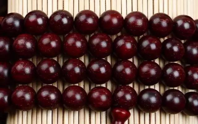 小叶紫檀手串到底怎么盘,小叶紫檀手串要怎么盘才会亮